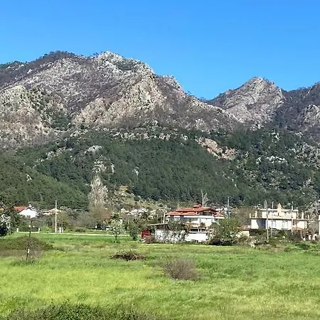 Nehir Bungalow, Mandarin לינה וארוחת בוקר *
